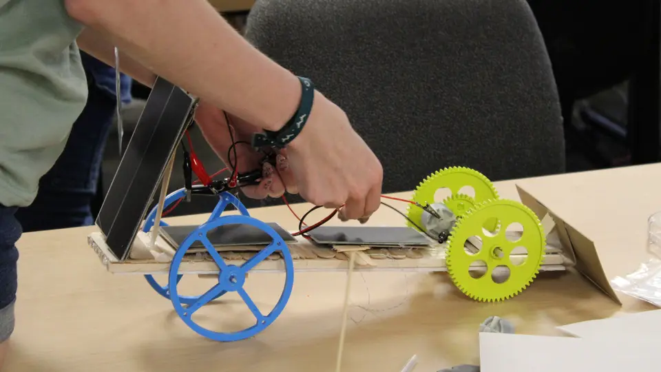 Student works on solar-powered vehicle